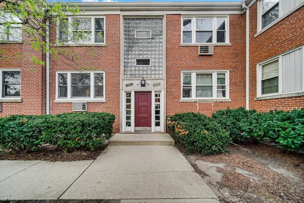 1931 West Albion Avenue Chicago IL 60626