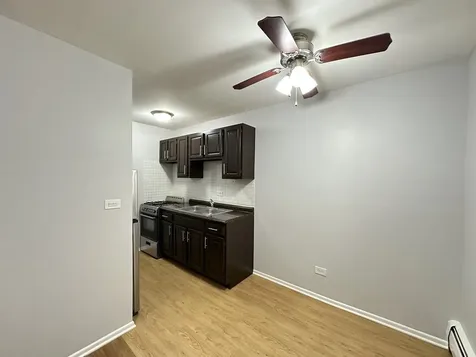 4616 North Beacon Street Chicago IL 60640