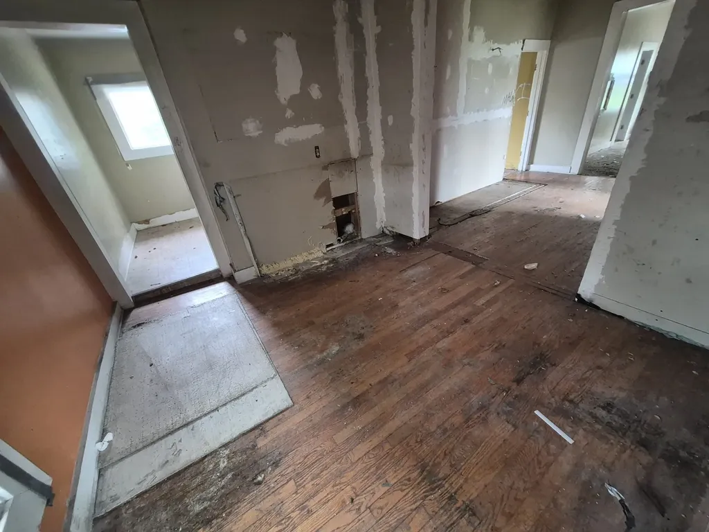 7331 South Peoria Street Chicago IL 60621