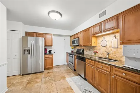 3851 Mission Hills Road Northbrook IL 60062