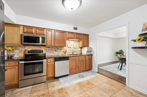 3851 Mission Hills Road Northbrook IL 60062