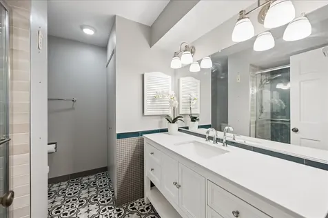 3851 Mission Hills Road Northbrook IL 60062