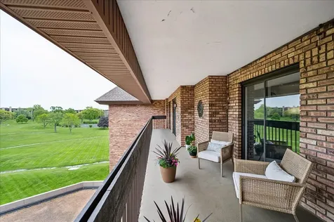 3851 Mission Hills Road Northbrook IL 60062