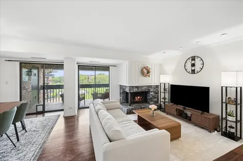 3851 Mission Hills Road Northbrook IL 60062