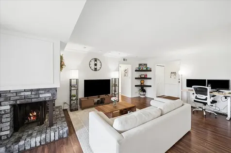 3851 Mission Hills Road Northbrook IL 60062