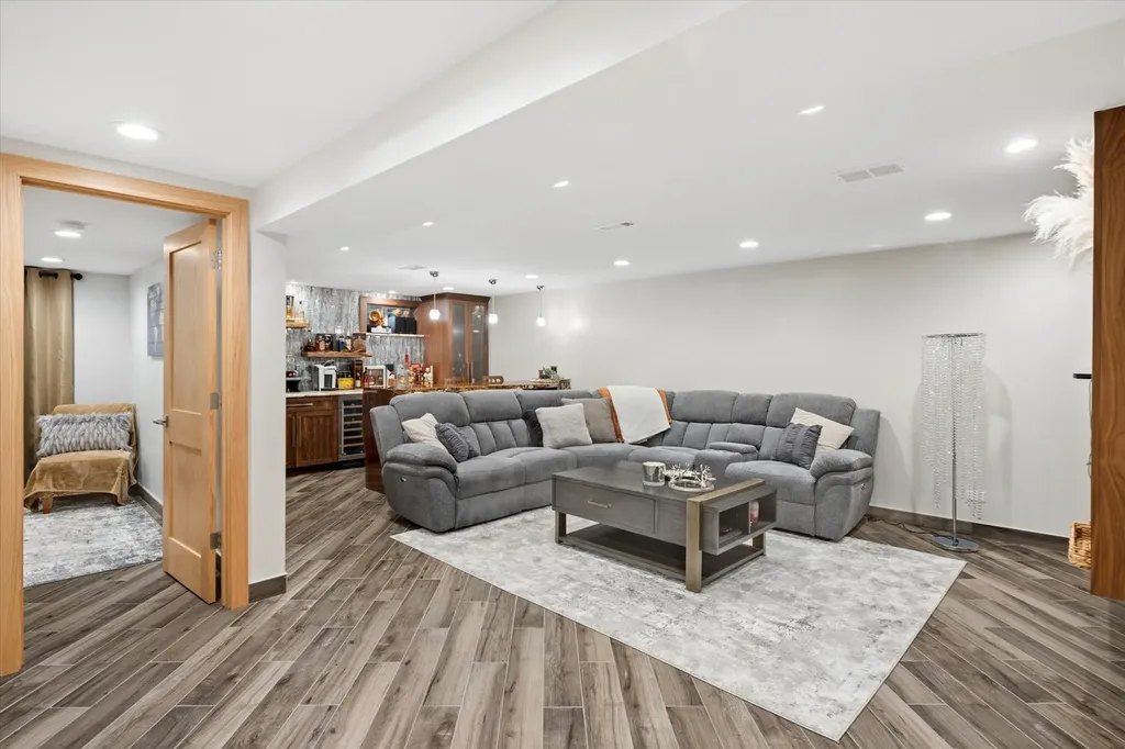 7730 Brookhaven Avenue Darien IL 60561