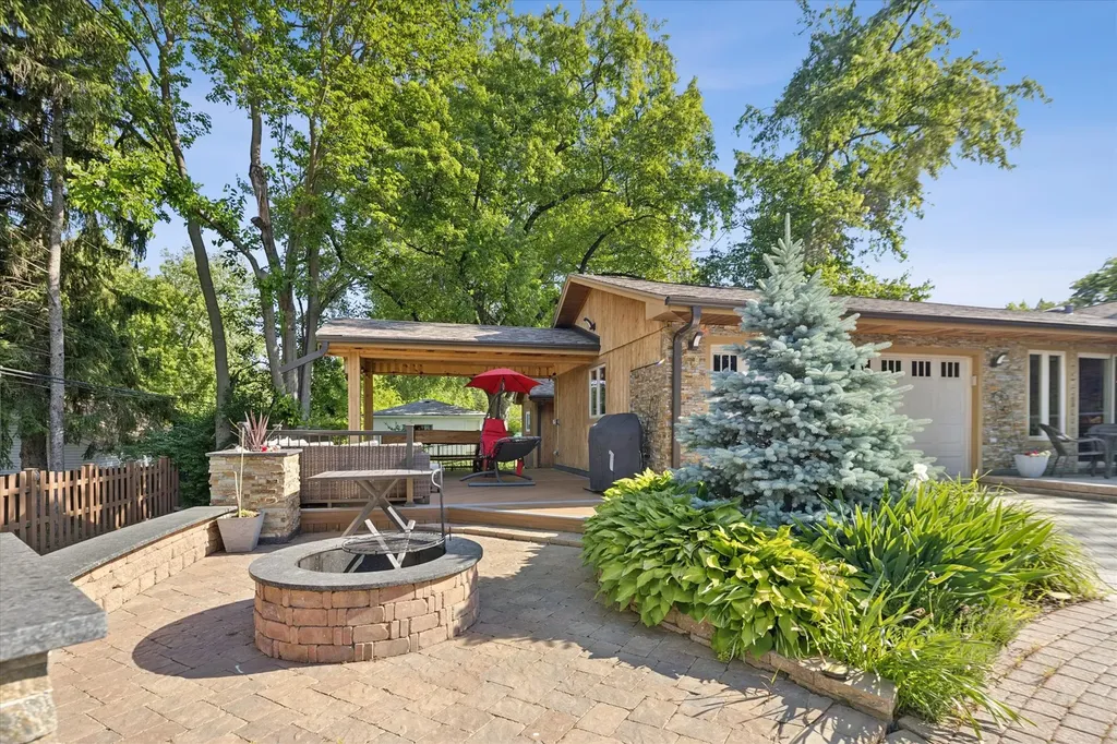 7730 Brookhaven Avenue Darien IL 60561