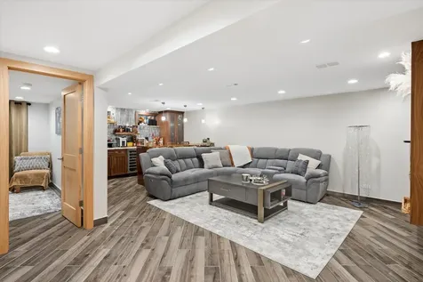 7730 Brookhaven Avenue Darien IL 60561
