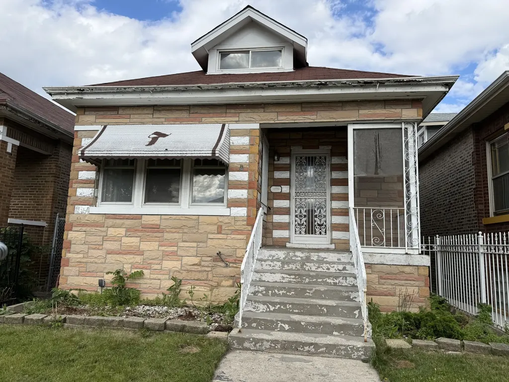 7521 South Aberdeen Street Chicago IL 60620