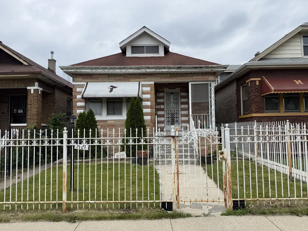 7521 South Aberdeen Street Chicago IL 60620