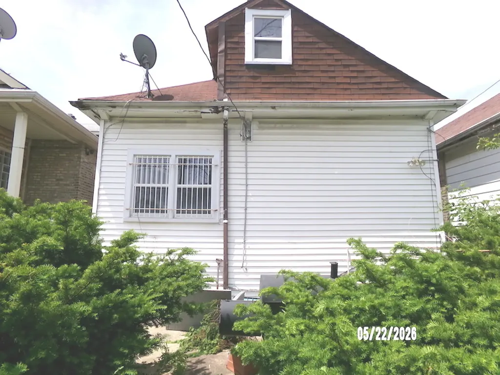7521 South Aberdeen Street Chicago IL 60620