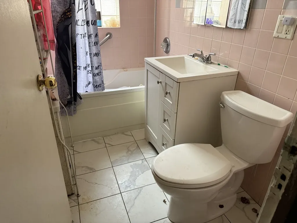 7521 South Aberdeen Street Chicago IL 60620