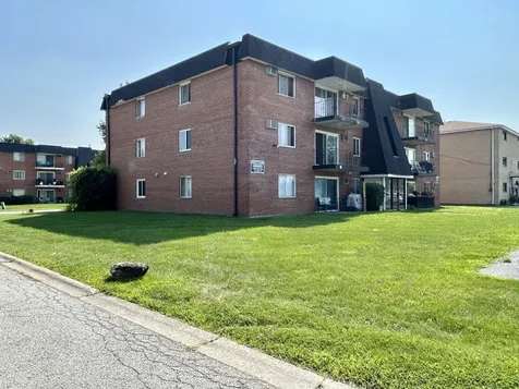 12850 Crestbrook Court Crestwood IL 60418