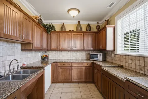 137 Daltrey Drive Oswego IL 60543
