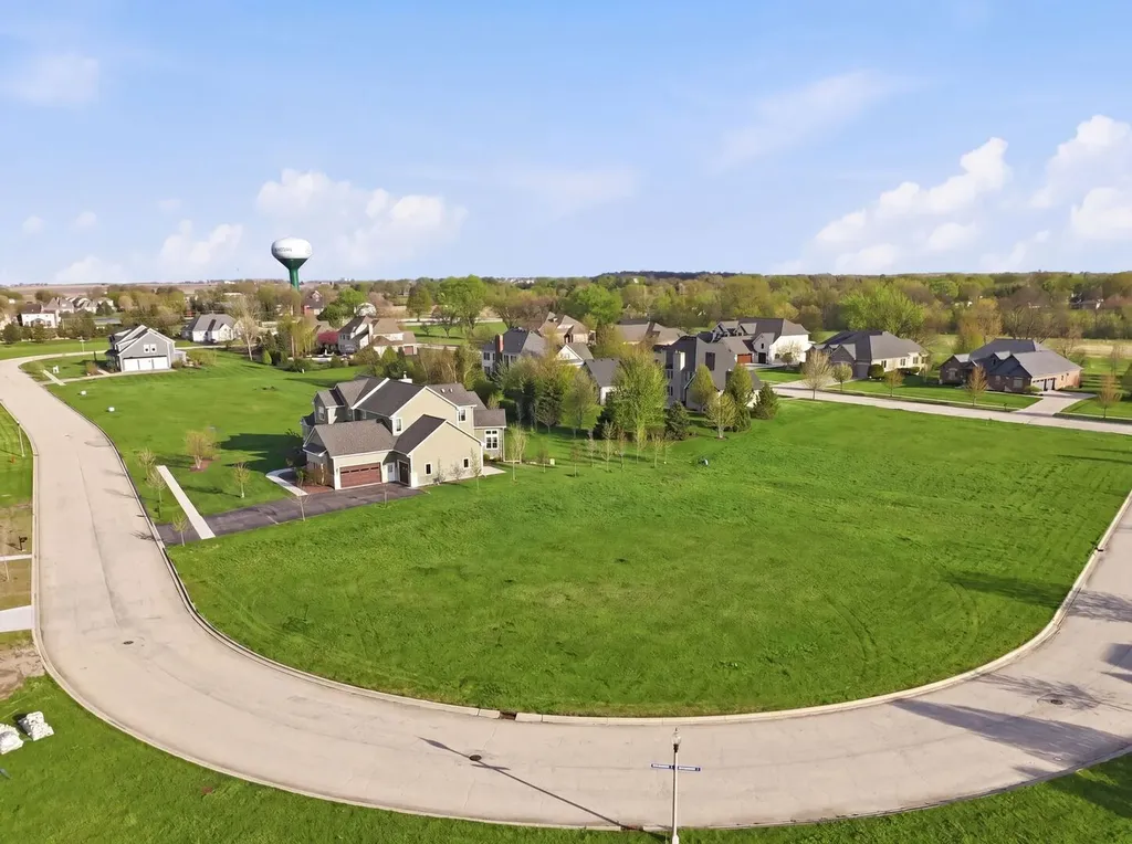 1716 Tewksberry Drive Sycamore IL 60178