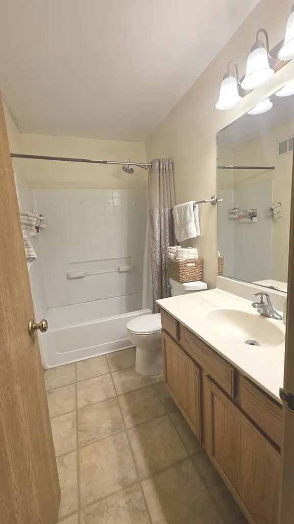 646 Four Seasons Boulevard Aurora IL 60504