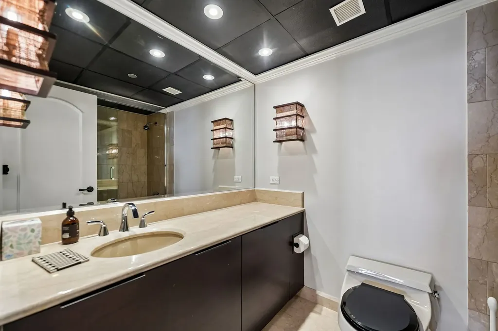161 East Chicago Avenue Chicago IL 60611
