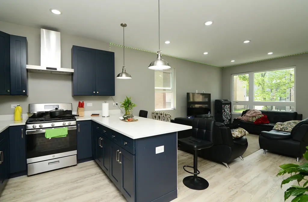 1051 North Springfield Avenue Chicago IL 60651