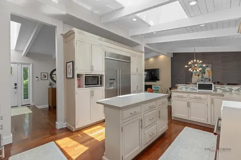 1310 Woodland Court W Riverwoods IL 60015