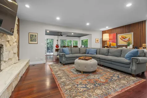 1310 Woodland Court W Riverwoods IL 60015