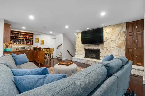 1310 Woodland Court W Riverwoods IL 60015