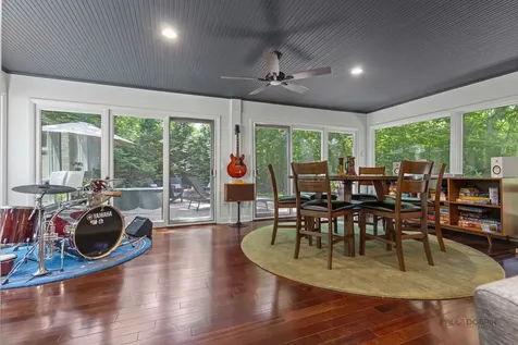 1310 Woodland Court W Riverwoods IL 60015
