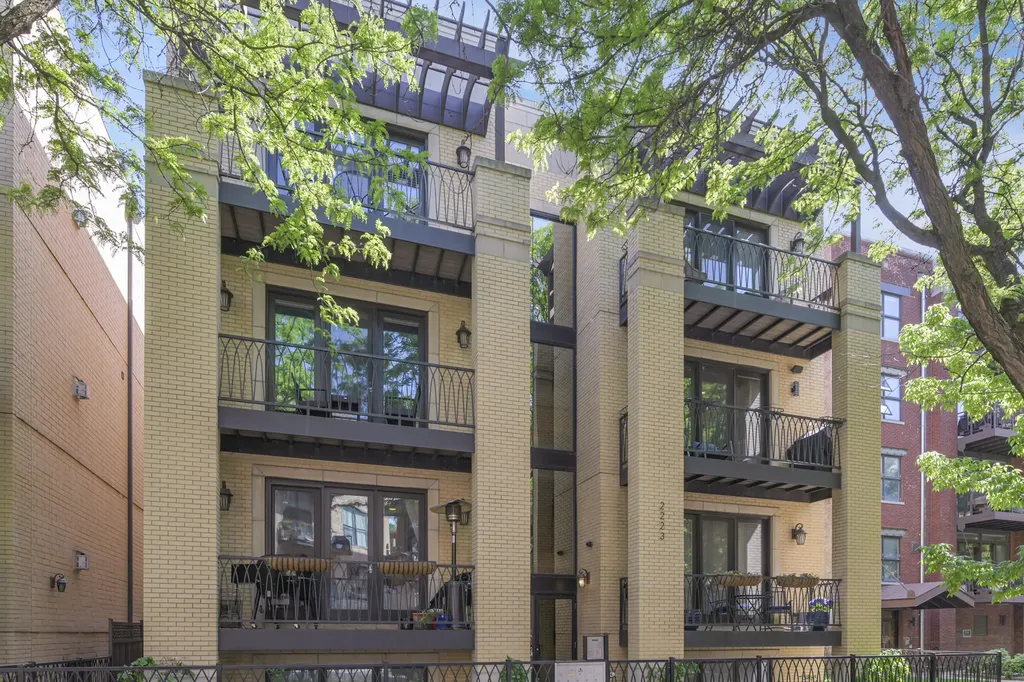 2223 West Wabansia Avenue Chicago IL 60647