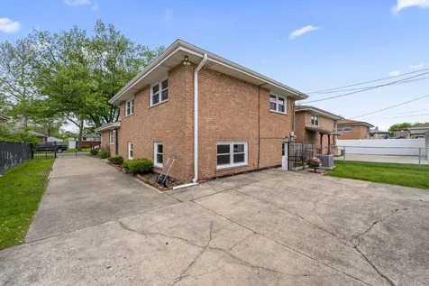 8737 South 50th Avenue Oak Lawn IL 60453