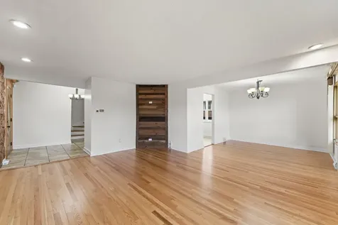 8737 South 50th Avenue Oak Lawn IL 60453