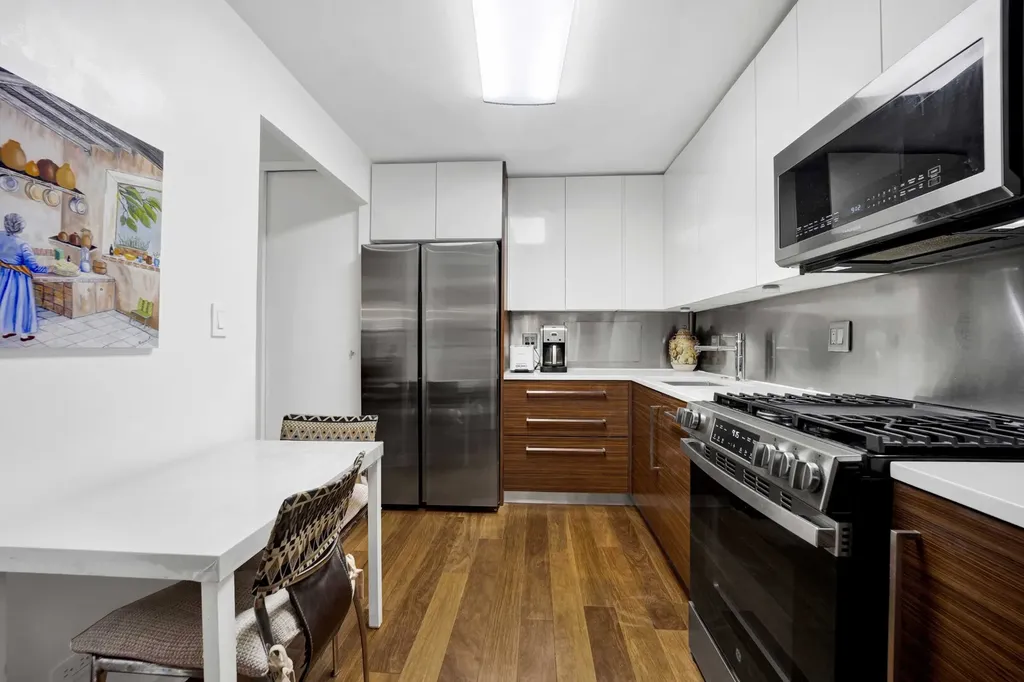 850 North Dewitt Place Chicago IL 60611