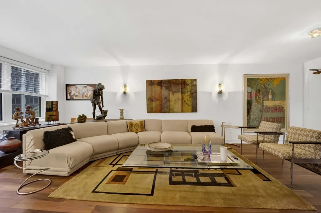 850 North Dewitt Place Chicago IL 60611