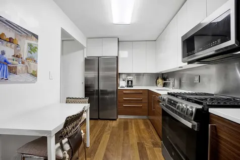 850 North Dewitt Place Chicago IL 60611