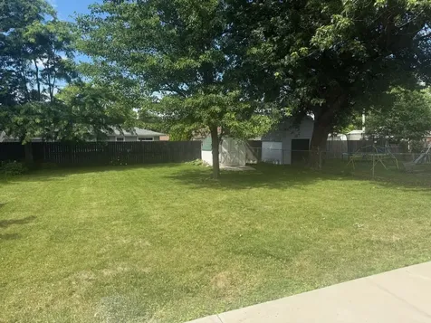 1210 East 16th Street Sterling IL 61081