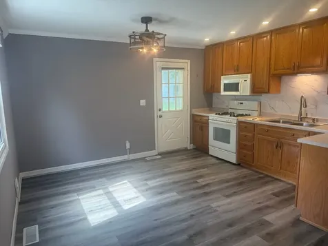 1210 East 16th Street Sterling IL 61081