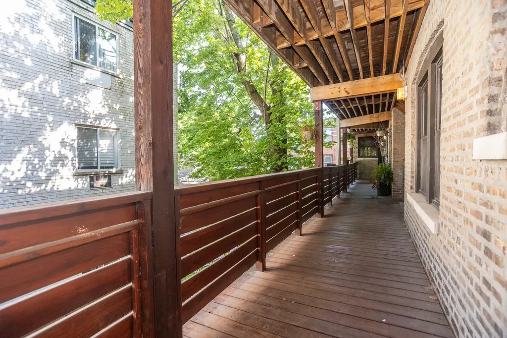 6829 North Greenview Avenue Chicago IL 60626
