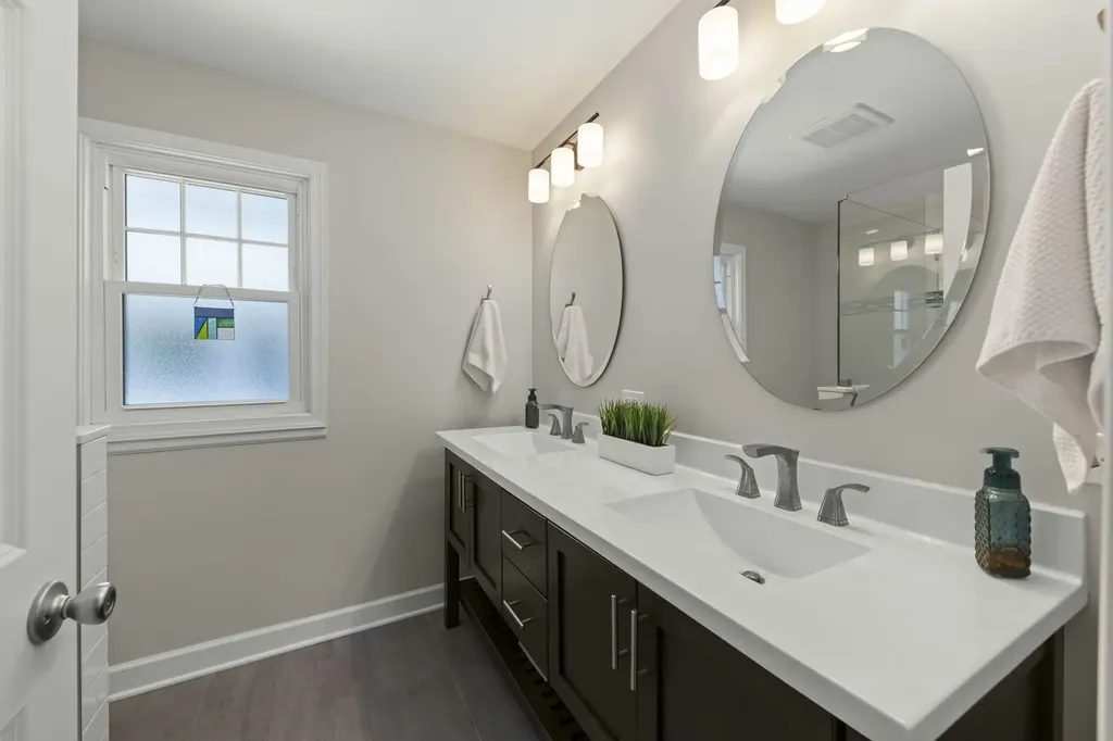 226 Woodstock Avenue Glen Ellyn IL 60137
