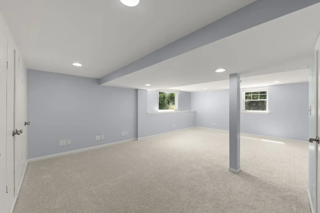 226 Woodstock Avenue Glen Ellyn IL 60137