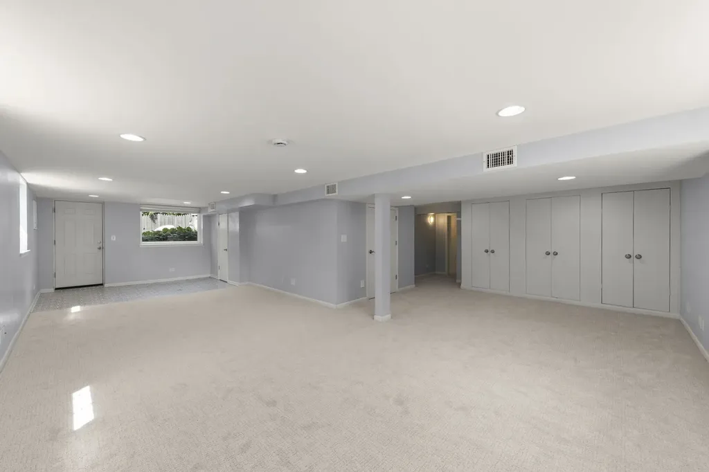 226 Woodstock Avenue Glen Ellyn IL 60137