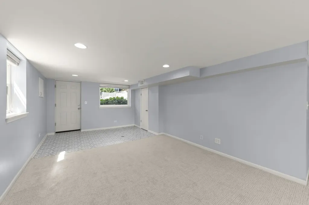 226 Woodstock Avenue Glen Ellyn IL 60137