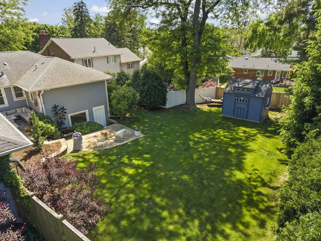 226 Woodstock Avenue Glen Ellyn IL 60137