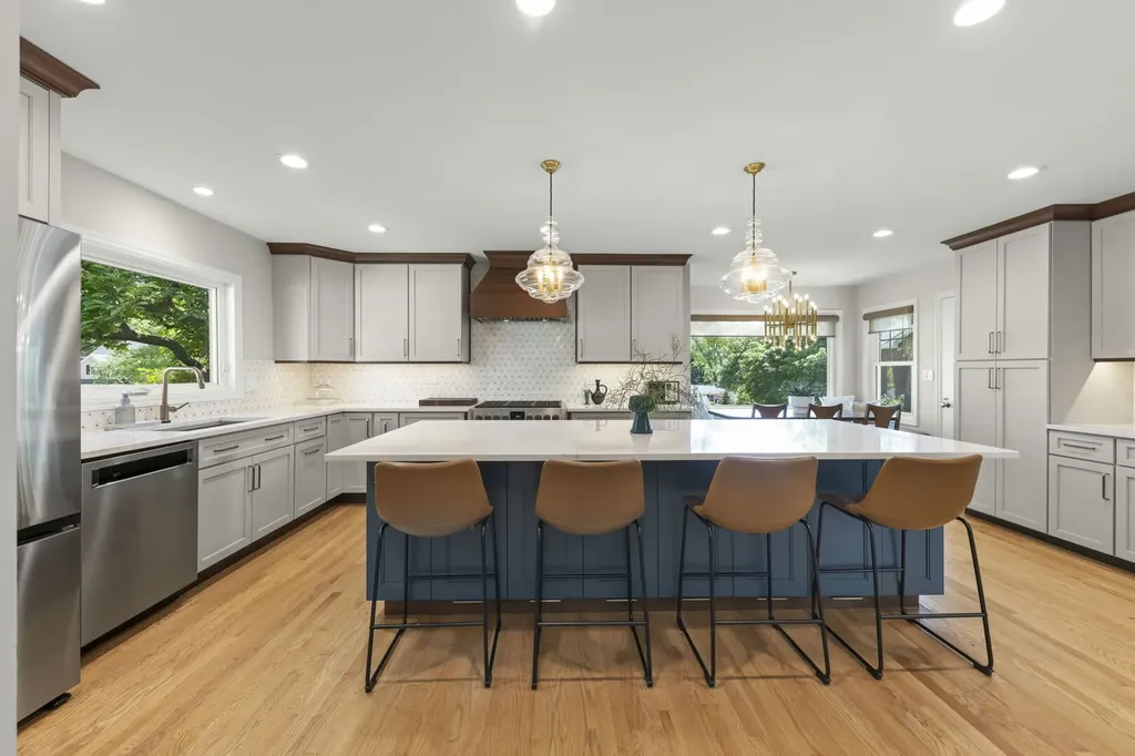 226 Woodstock Avenue Glen Ellyn IL 60137