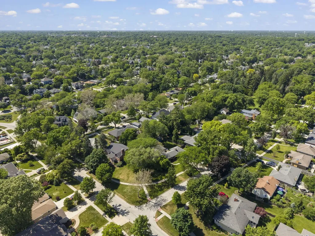 226 Woodstock Avenue Glen Ellyn IL 60137