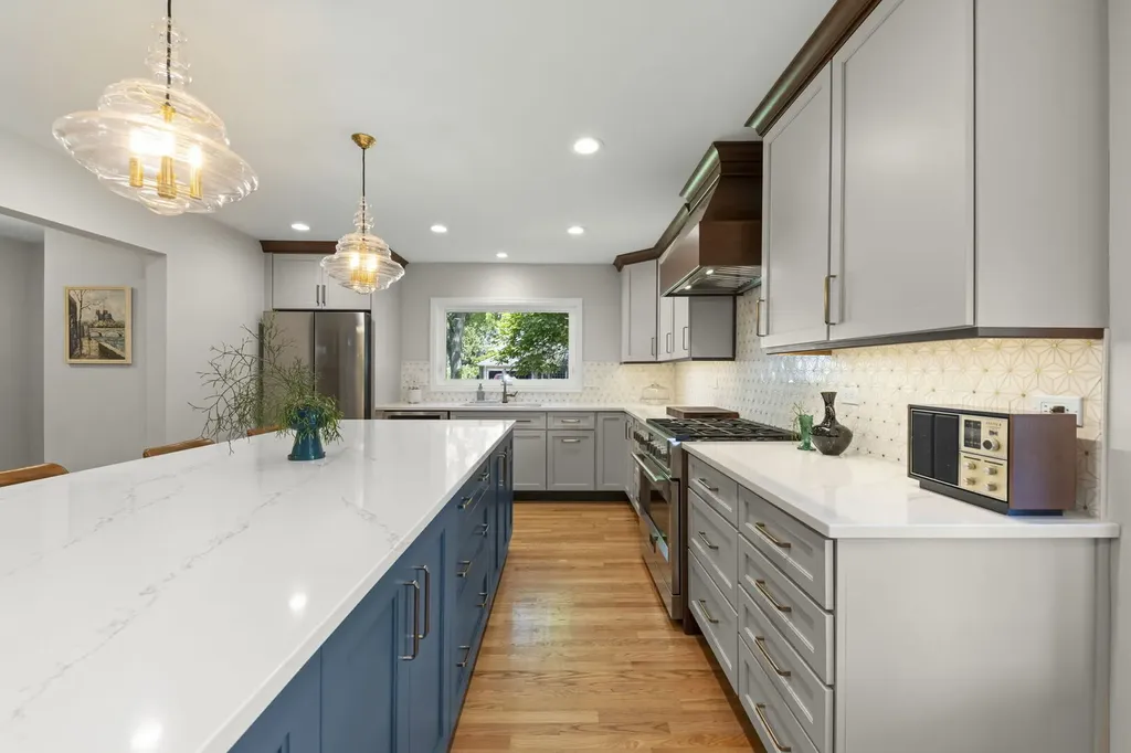 226 Woodstock Avenue Glen Ellyn IL 60137