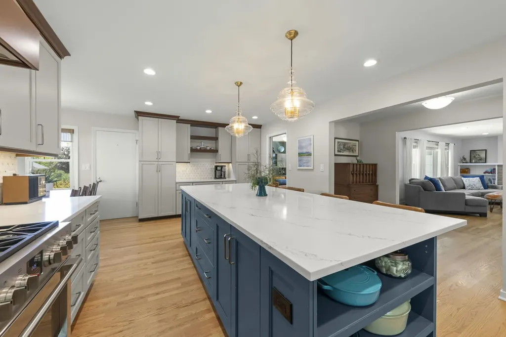 226 Woodstock Avenue Glen Ellyn IL 60137
