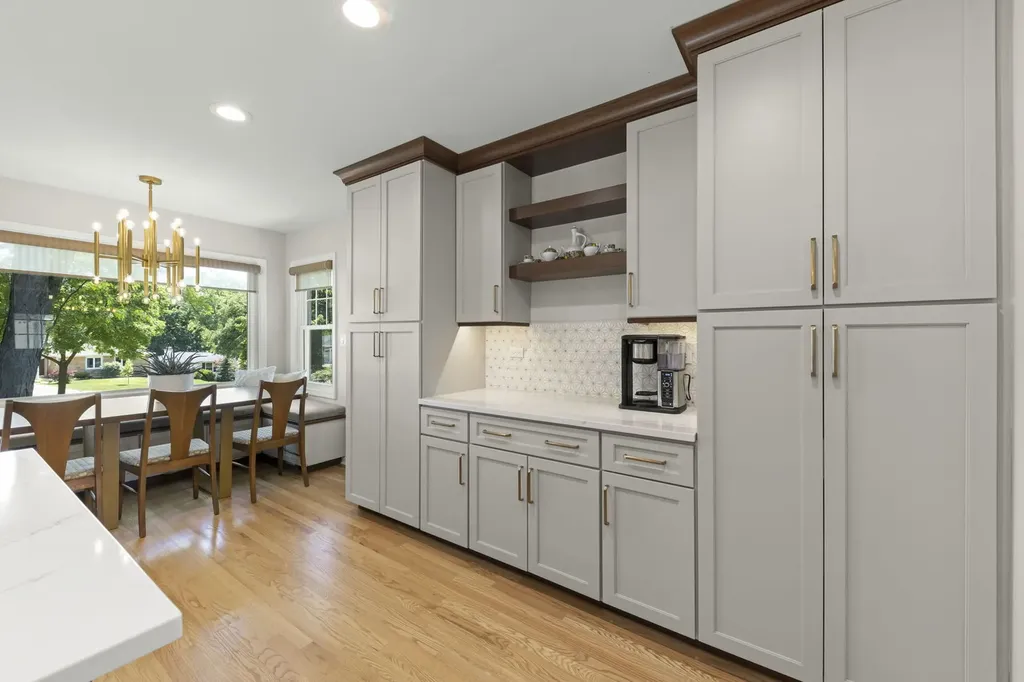 226 Woodstock Avenue Glen Ellyn IL 60137