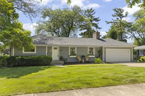226 Woodstock Avenue Glen Ellyn IL 60137