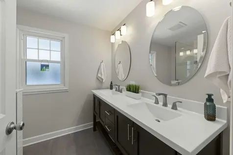 226 Woodstock Avenue Glen Ellyn IL 60137