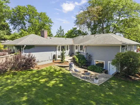 226 Woodstock Avenue Glen Ellyn IL 60137