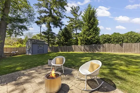 226 Woodstock Avenue Glen Ellyn IL 60137