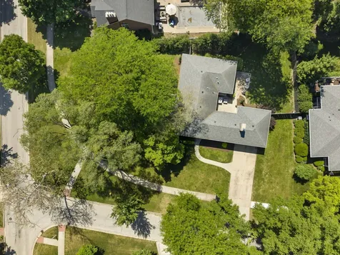 226 Woodstock Avenue Glen Ellyn IL 60137